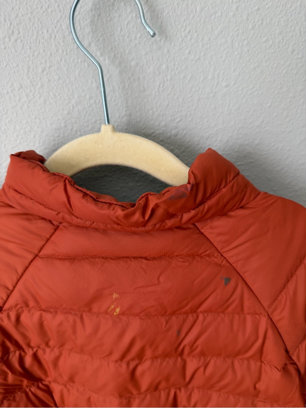 Patagonia Rust Orange Down Sweater Jacket Boys XS - Picture 8 of 9